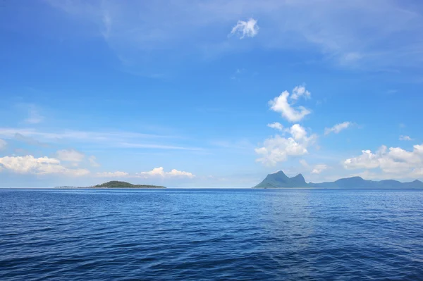 Paisaje de islas en Semporna, Sabah Borneo, Malasia — Foto de Stock