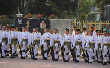 Malaysians Milli günü geçit törenine katılmak.