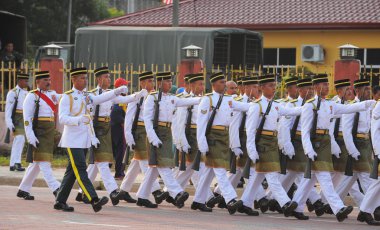 Malaysians Milli günü geçit törenine katılmak.