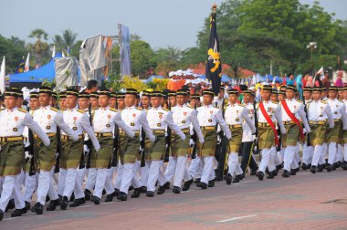 Malaysians Milli günü geçit törenine katılmak.
