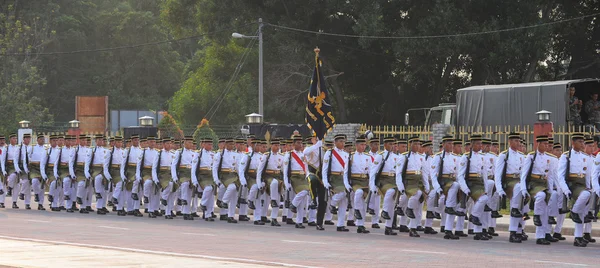 Les Malaisiens participent au défilé de la fête nationale . — Photo