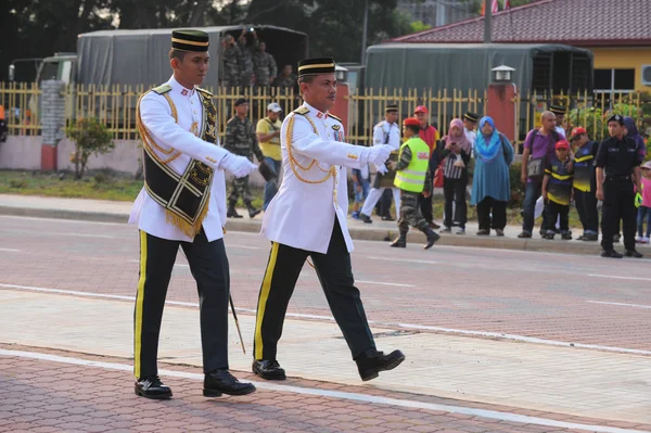 Malaysians Milli günü geçit törenine katılmak. — Stok fotoğraf