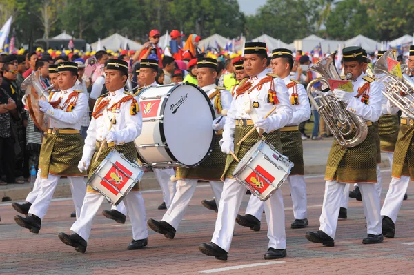 クアンタン 8 月 31:Malaysians、ce のナショナルデー パレードに参加します。 — ストック写真