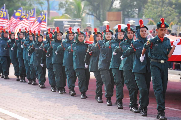 クアンタン 8 月 31:Malaysians、ce のナショナルデー パレードに参加します。 — ストック写真