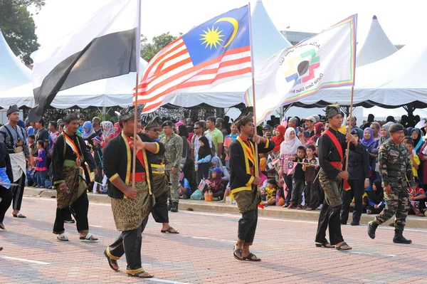 クアンタン 8 月 31:Malaysians、ce のナショナルデー パレードに参加します。 — ストック写真