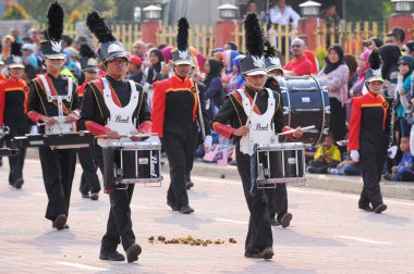 Kuantan-Ağustos 31:Malaysians üzerinde 31 Ağustos 2015 yılında Kuantan, Pahang, Malezya bağımsızlık 58 yaşını kutluyor Ulusal günü yürüyüşü, katılmak.