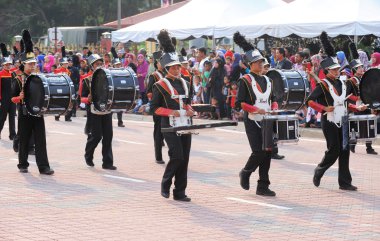 Kuantan-Ağustos 31:Malaysians üzerinde 31 Ağustos 2015 yılında Kuantan, Pahang, Malezya bağımsızlık 58 yaşını kutluyor Ulusal günü yürüyüşü, katılmak.