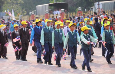 Kuantan-Ağustos 31:Malaysians üzerinde 31 Ağustos 2015 yılında Kuantan, Pahang, Malezya bağımsızlık 58 yaşını kutluyor Ulusal günü yürüyüşü, katılmak.