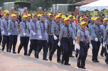 Kuantan-Ağustos 31:Malaysians üzerinde 31 Ağustos 2015 yılında Kuantan, Pahang, Malezya bağımsızlık 58 yaşını kutluyor Ulusal günü yürüyüşü, katılmak.