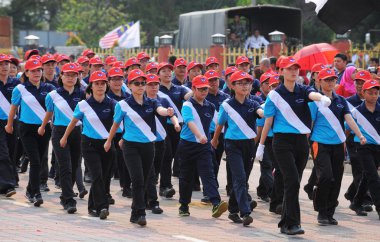 Kuantan-Ağustos 31:Malaysians üzerinde 31 Ağustos 2015 yılında Kuantan, Pahang, Malezya bağımsızlık 58 yaşını kutluyor Ulusal günü yürüyüşü, katılmak.