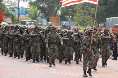 Kuantan-Ağustos 31:Malaysians üzerinde 31 Ağustos 2015 yılında Kuantan, Pahang, Malezya bağımsızlık 58 yaşını kutluyor Ulusal günü yürüyüşü, katılmak.