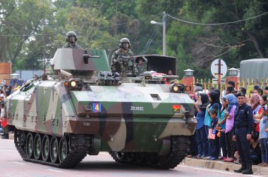 Kuantan-Ağustos 31:Malaysians üzerinde 31 Ağustos 2015 yılında Kuantan, Pahang, Malezya bağımsızlık 58 yaşını kutluyor Ulusal günü yürüyüşü, katılmak.