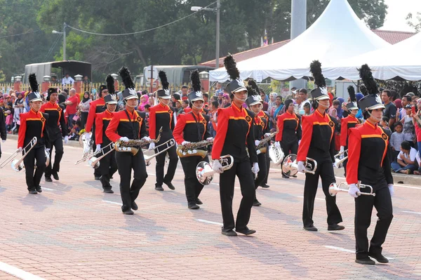 Kuantan-Aug 31:Malaysians deelnemen aan nationale dag parade, vieren de 58e verjaardag van onafhankelijkheid op 31 augustus, 2015 in Kuantan, Pahang, Maleisië. — Stockfoto