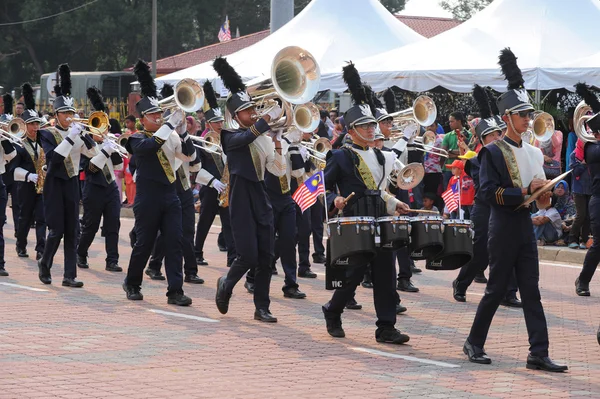 Kuantan-Ağustos 31:Malaysians üzerinde 31 Ağustos 2015 yılında Kuantan, Pahang, Malezya bağımsızlık 58 yaşını kutluyor Ulusal günü yürüyüşü, katılmak.