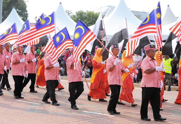 КУАНТАН-АУГ 31: Малайзийцы участвуют в параде, посвященном 58-летию независимости 31 августа 2015 года в Куантане, Паханг, Малайзия . — стоковое фото