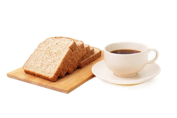 Ψωμί ολικής άλεσης και σταφύλια Σερβίρετε με ένα φλιτζάνι καφέ που απομονώνονται σε λευκό φόντο — Φωτογραφία Αρχείου