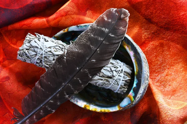 Ein Bild Einer Seeohr Muschel Mit Weißem Salbeibündel Und Heiliger — Stockfoto