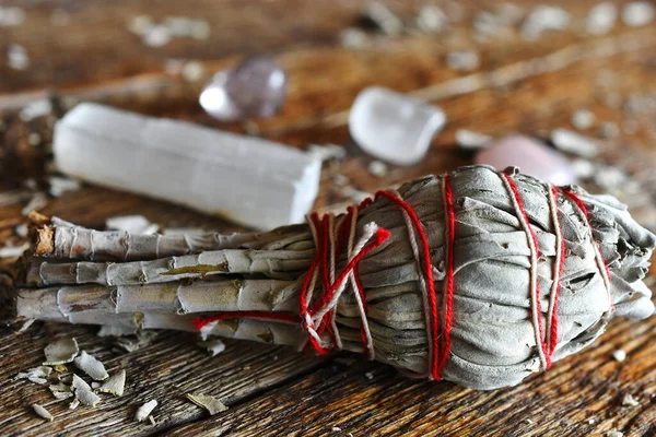 Close Image White Sage Smudge Stick Selenite Wand Healing Crystals —  Fotos de Stock