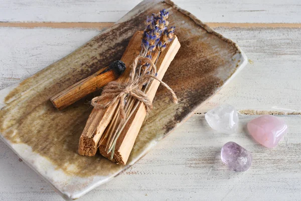 Close Image Holy Wood Incense Sticks Healing Rose Quartz Amethyst — Stock Fotó