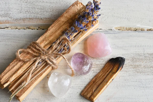 Close Image Holy Wood Incense Sticks Healing Rose Quartz Amethyst — Stock Fotó