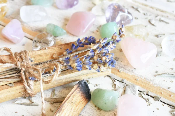 Close Image Palo Santo Incense Sticks Dried Lavender Healing Crystals — Stock Fotó