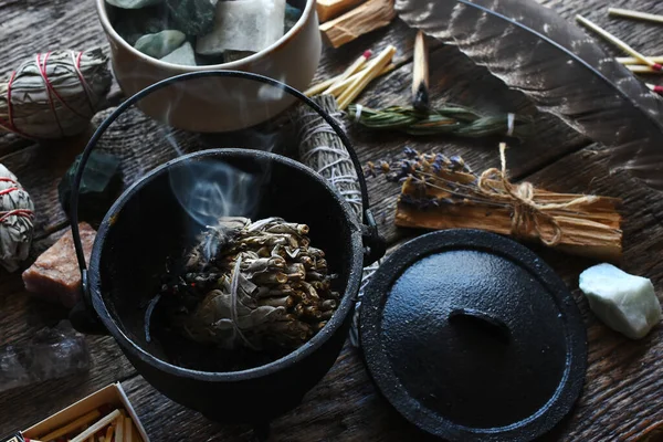 Una Imagen Cerca Paquete Mancha Salvia Blanca Ardiente Cristal Curativo — Foto de Stock