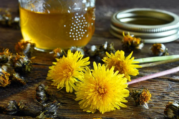 Close Image Jar Home Made Dandelion Syrup Both Fresh Dried — Stock Photo, Image