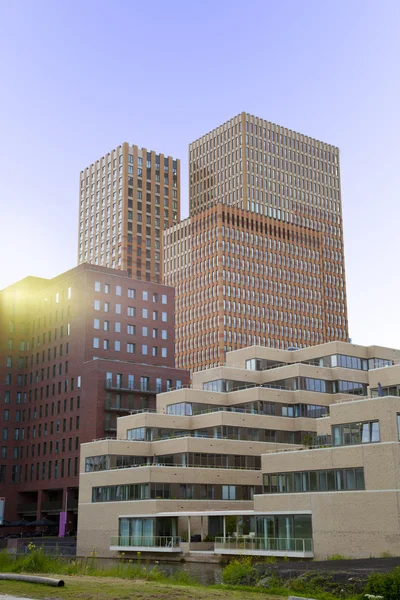 Vista in diversi edifici per uffici ad Amsterdam, Paesi Bassi — Foto Stock