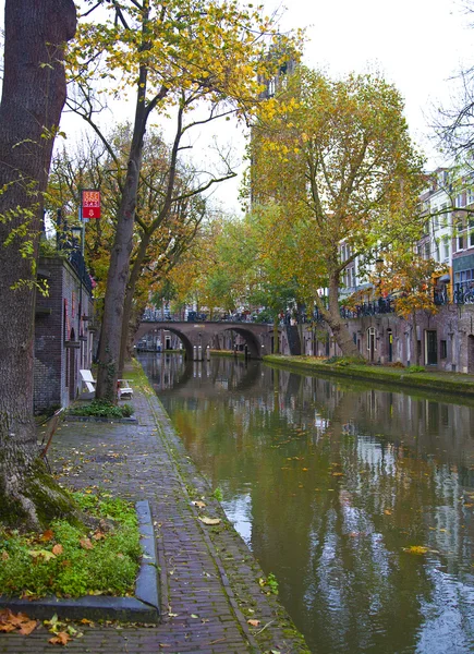 Blick auf Kanal in Utrecht, Niederlande — Stockfoto