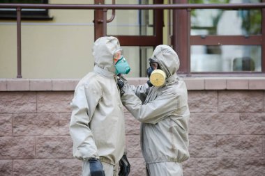 MINSK, BELARUS - 1 EKİM, 2020: Koronavirüsten hastanede koğuşların dezenfekte edilmesi