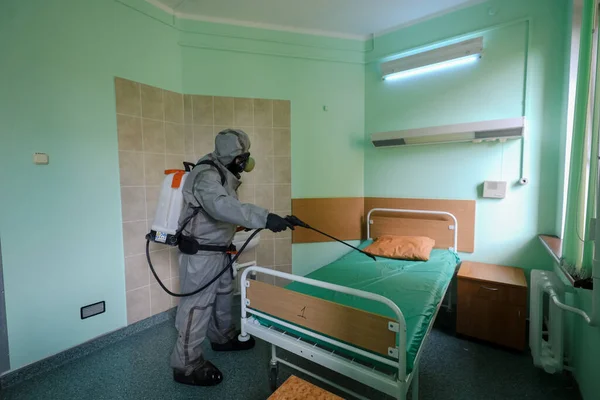 Minsk Belarus Oktober 2020 Desinfektion Der Stationen Krankenhaus Vom Coronavirus lizenzfreie Stockfotos