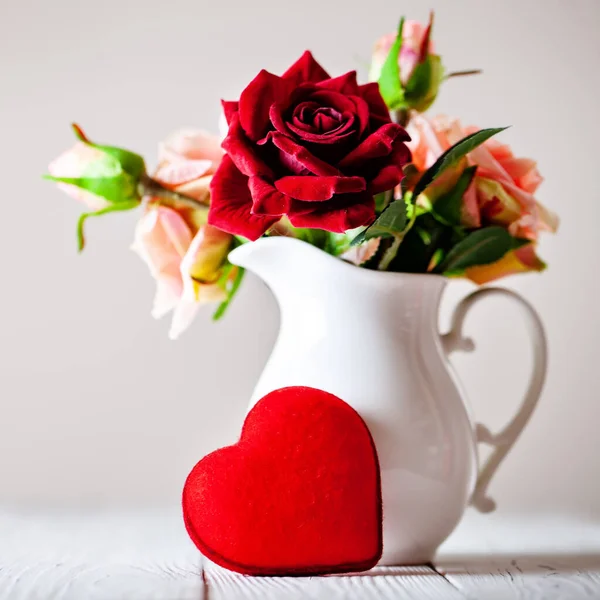 Tarjeta de San Valentín. Día de las madres. Día de las mujeres. Enfoque selectivo . — Foto de Stock