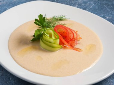 tatsy nohut humusu İsrail ve Orta Doğu 'da popüler bir aperatiftir.