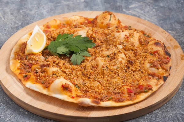 Savoureux Lahmacun Aux Noix Est Plat Turc Semblable Une Pizza — Photo