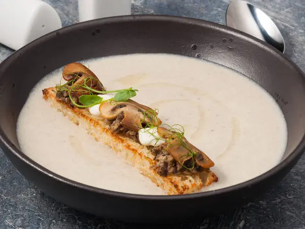Tasty Cream Porcini Mushroom Soup Beautiful Serving Restaurant — Stock Photo, Image