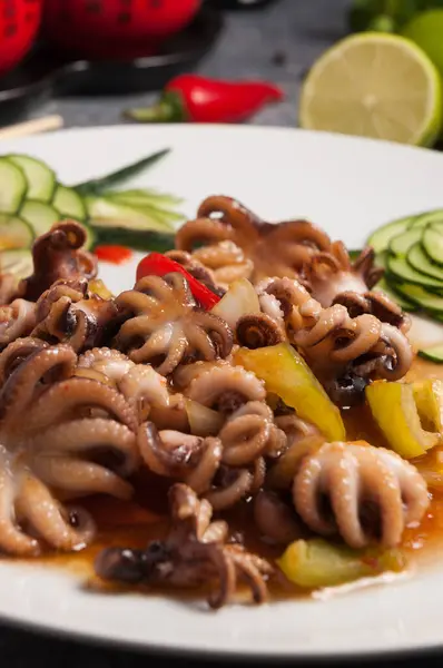 Азійська Кухня Смачний Маленький Восьминіг Соусі Вибрана Увага — стокове фото