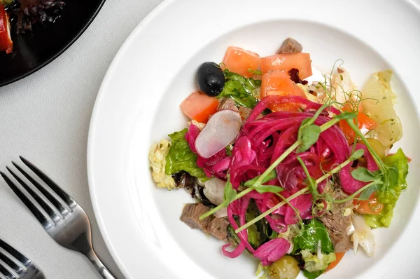 Savoureuse Salade Boeuf Légumes Bouillis Vue Dessus — Photo