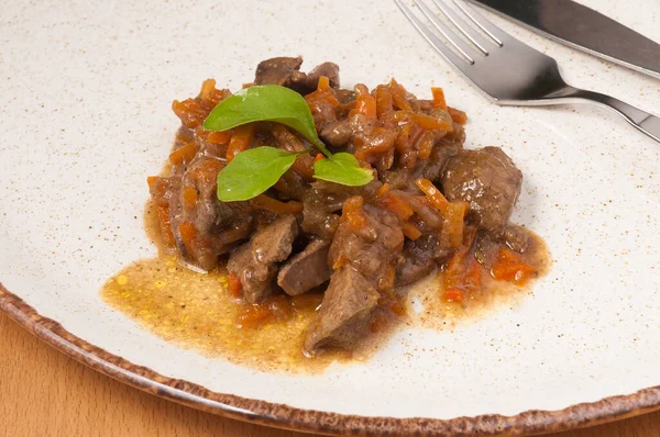 Goulash Porco Saboroso Com Cenouras Perto — Fotografia de Stock