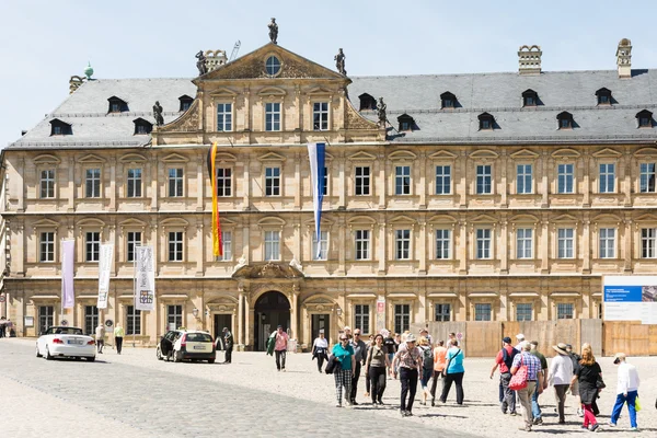 Tourists at Neue Residenz in Bamberg — Stock Photo, Image
