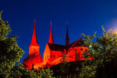 Geceleri ışıklı Kloster Michelsberg