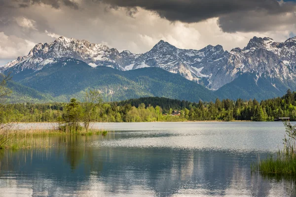 Mountains at lake Barmsee — Stock Photo, Image