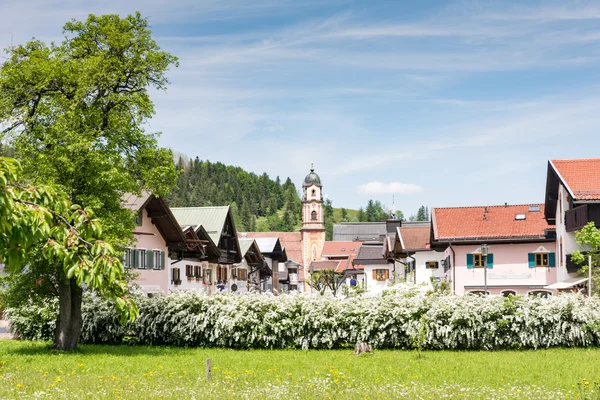 Historische Häuser in Mittenwald — Stockfoto