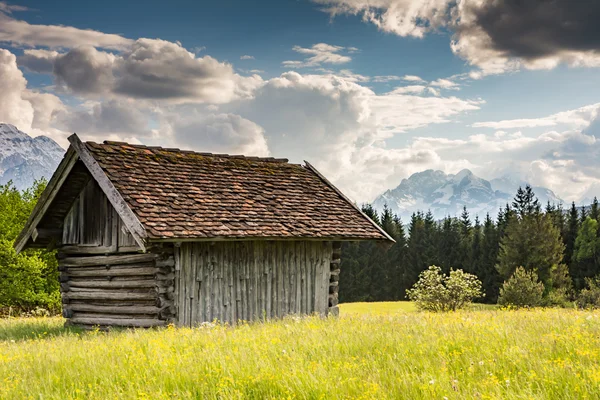 Alpine barn in the Karwendel Mountain range — Stock Photo, Image