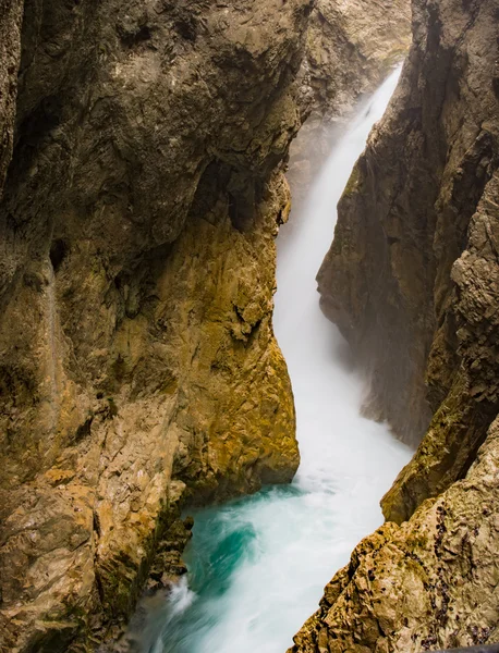 Cascada en el desfiladero de Leutasch — Foto de Stock