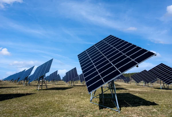 Innovatieve Energieopwekking Een Zonnepark — Stockfoto