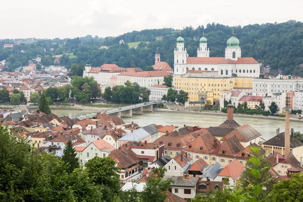 Vy över passau och river inn — Stockfoto