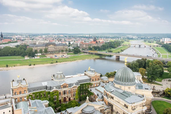 Blick über Dresden und die Elbe — Stockfoto