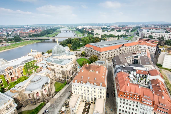 Blick über Dresden und die Elbe — Stockfoto