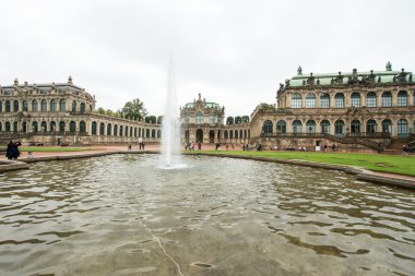 Dresden 'deki Zwinger Sarayı