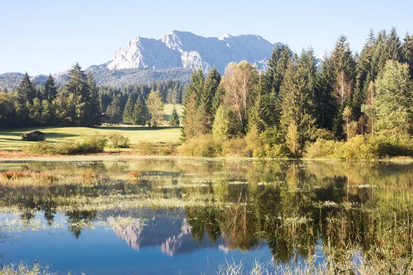 Berg reflectie — Stockfoto